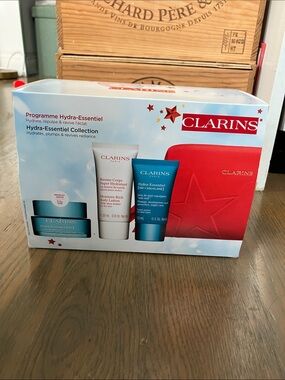 New in Box Clarins Hydra-Essential Collection
